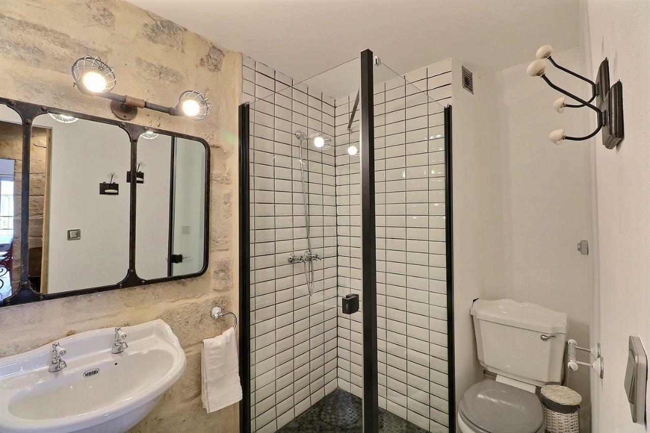Duplex Centre Historique Uzes Apartment Bagian luar foto